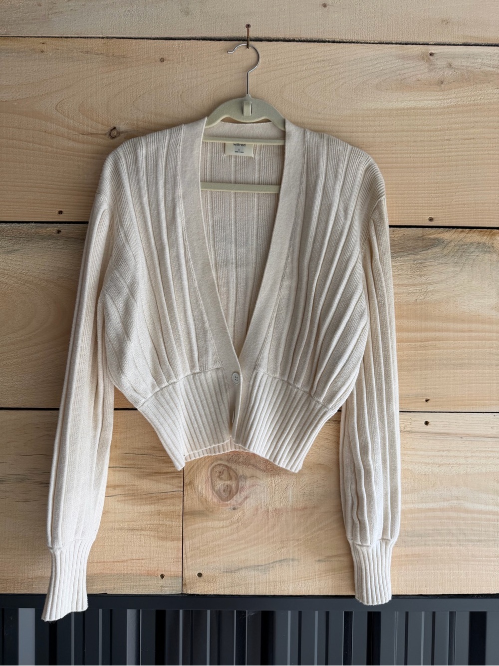 Wilfred Ivory Cropped Ribbed V-Neck Cardigan